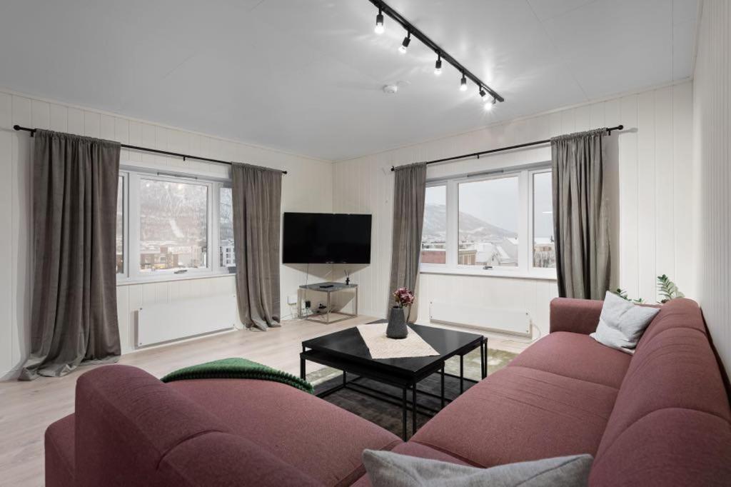 Bramy Apartments The Cozy View Tromsø Buitenkant foto
